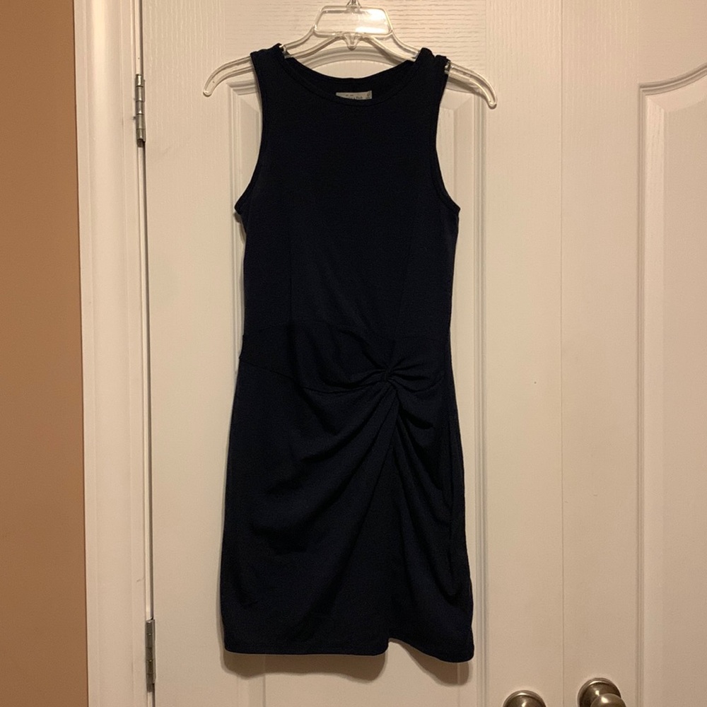 Brand: Abercrombie and Fitch, Size: small, Color: navy